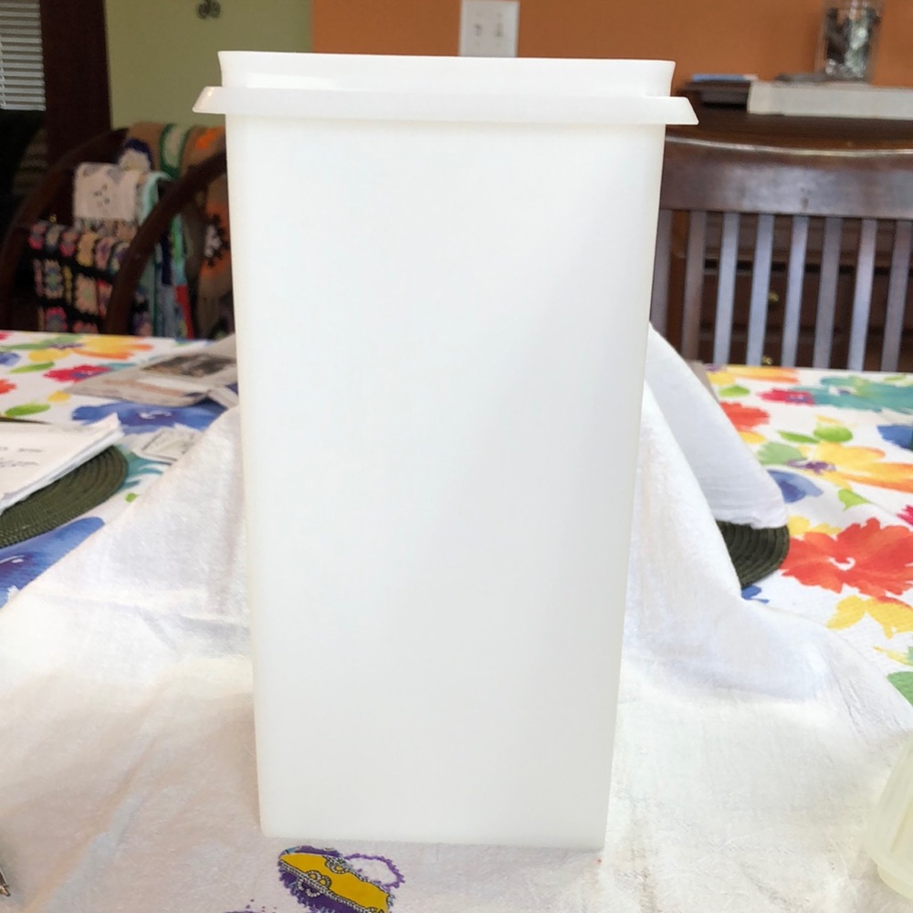 Vintage Tupperware cracker container